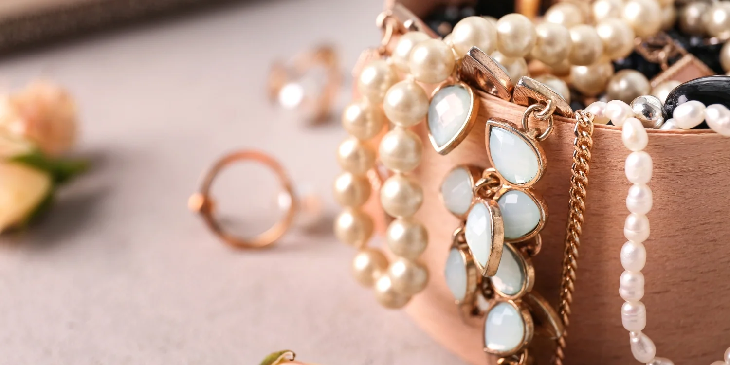 How to pack jewelry for moving